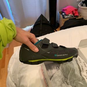 indoor cycle shoes- never have been worn